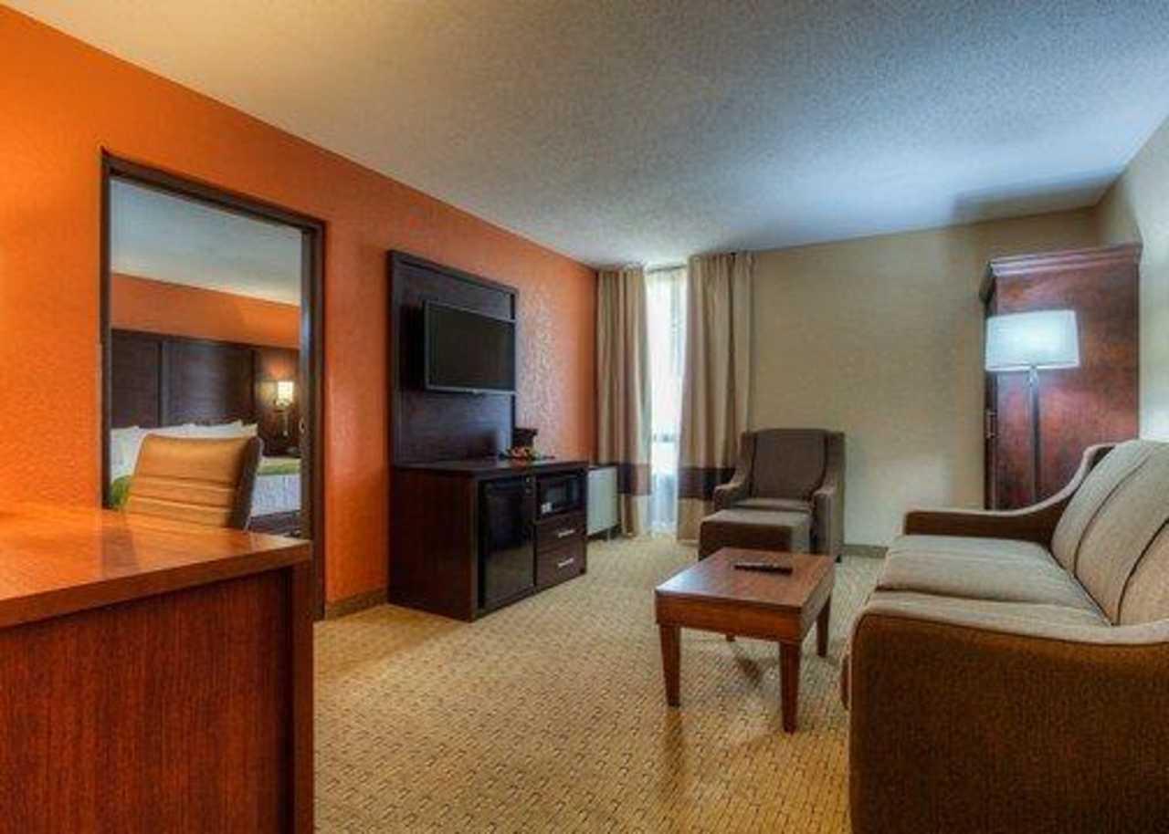 Comfort Inn & Suites Evansville Airport Ngoại thất bức ảnh